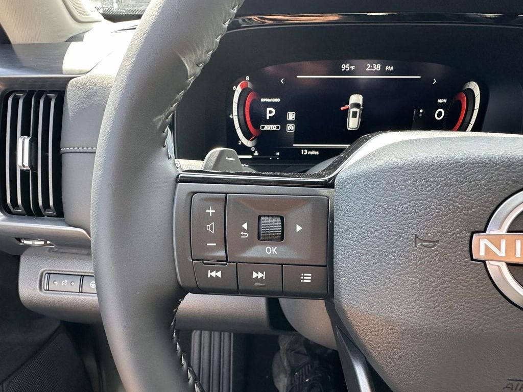 2026 Nissan Pathfinder SL