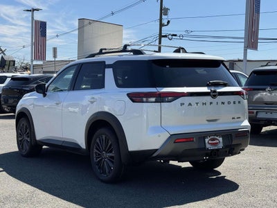 2026 Nissan Pathfinder SL