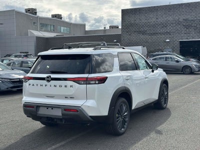 2026 Nissan Pathfinder SL