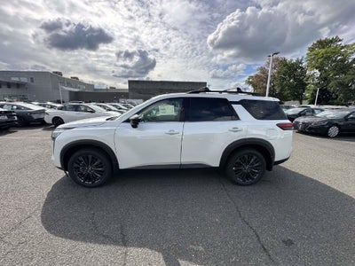 2026 Nissan Pathfinder SL