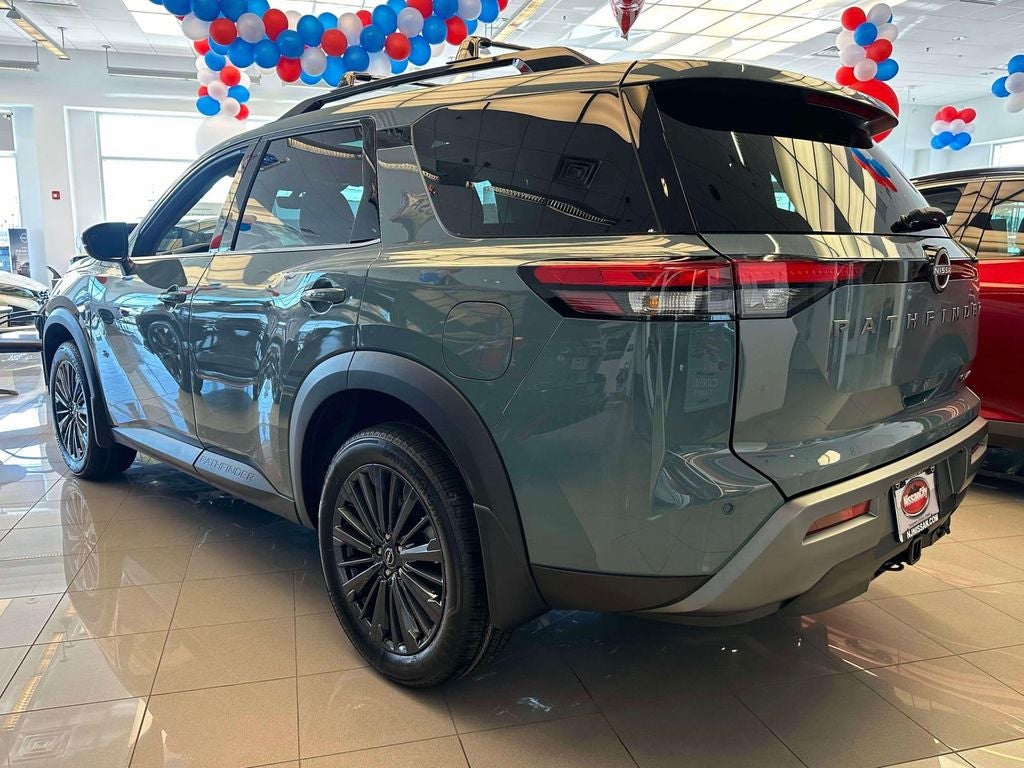 2026 Nissan Pathfinder SL