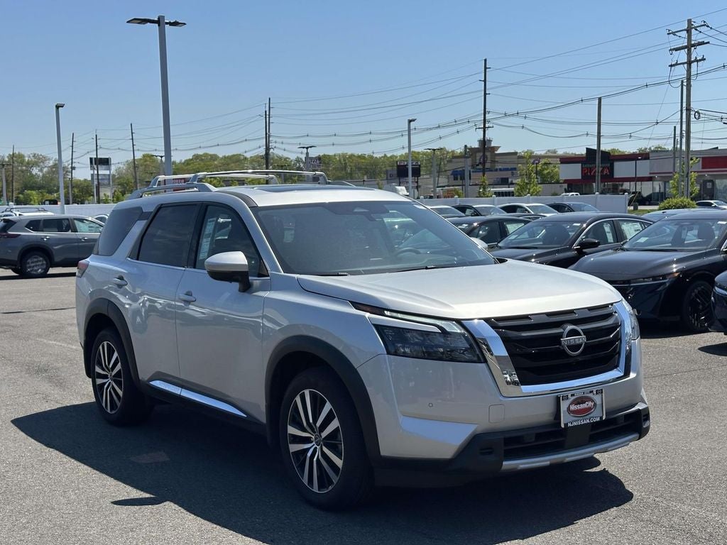 2025 Nissan Pathfinder Platinum