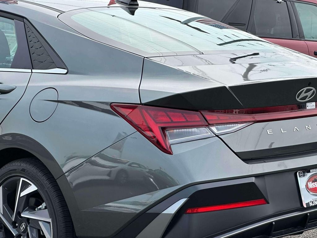 2025 Hyundai Elantra Limited