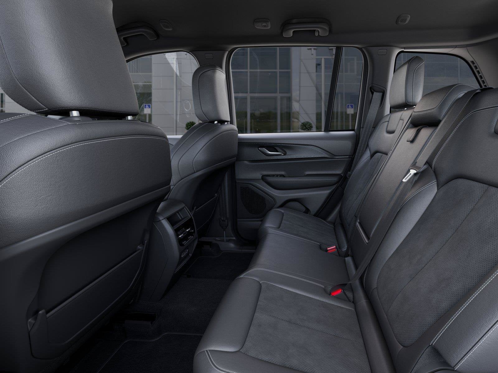 2025 Jeep Grand Cherokee Altitude 4x4