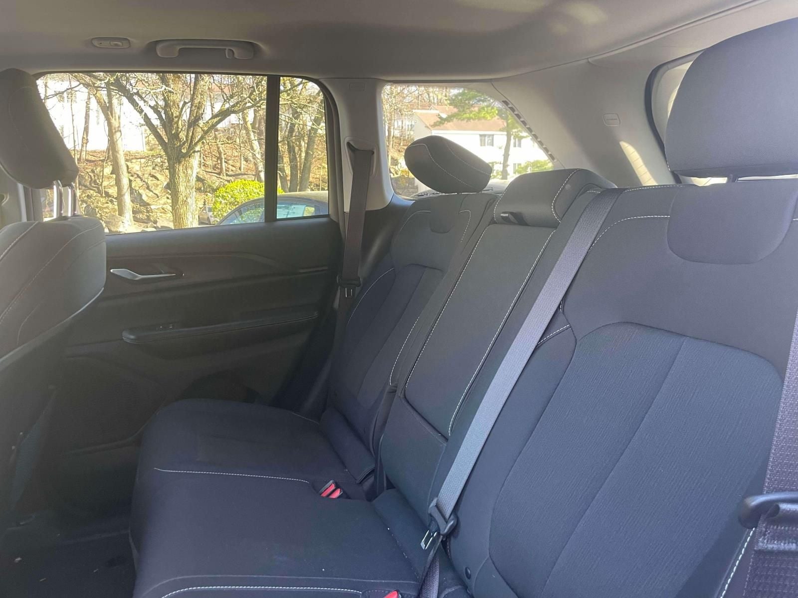 2023 Jeep Grand Cherokee Laredo 4x4