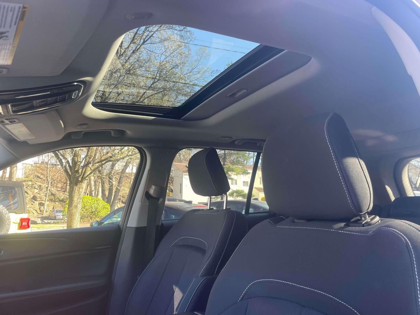 2023 Jeep Grand Cherokee Laredo 4x4