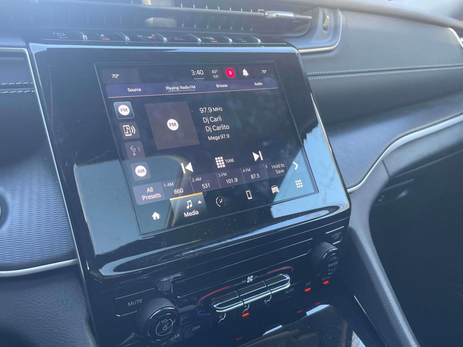 2023 Jeep Grand Cherokee Laredo 4x4