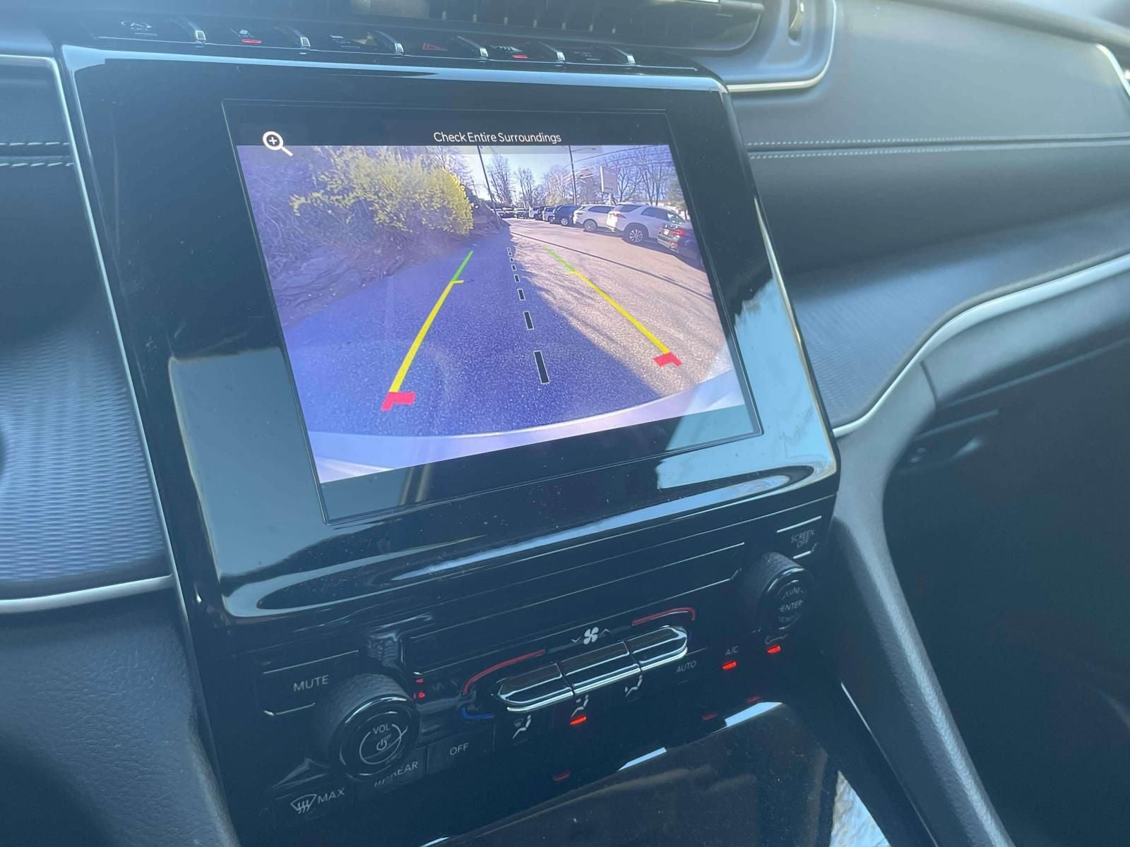 2023 Jeep Grand Cherokee Laredo 4x4