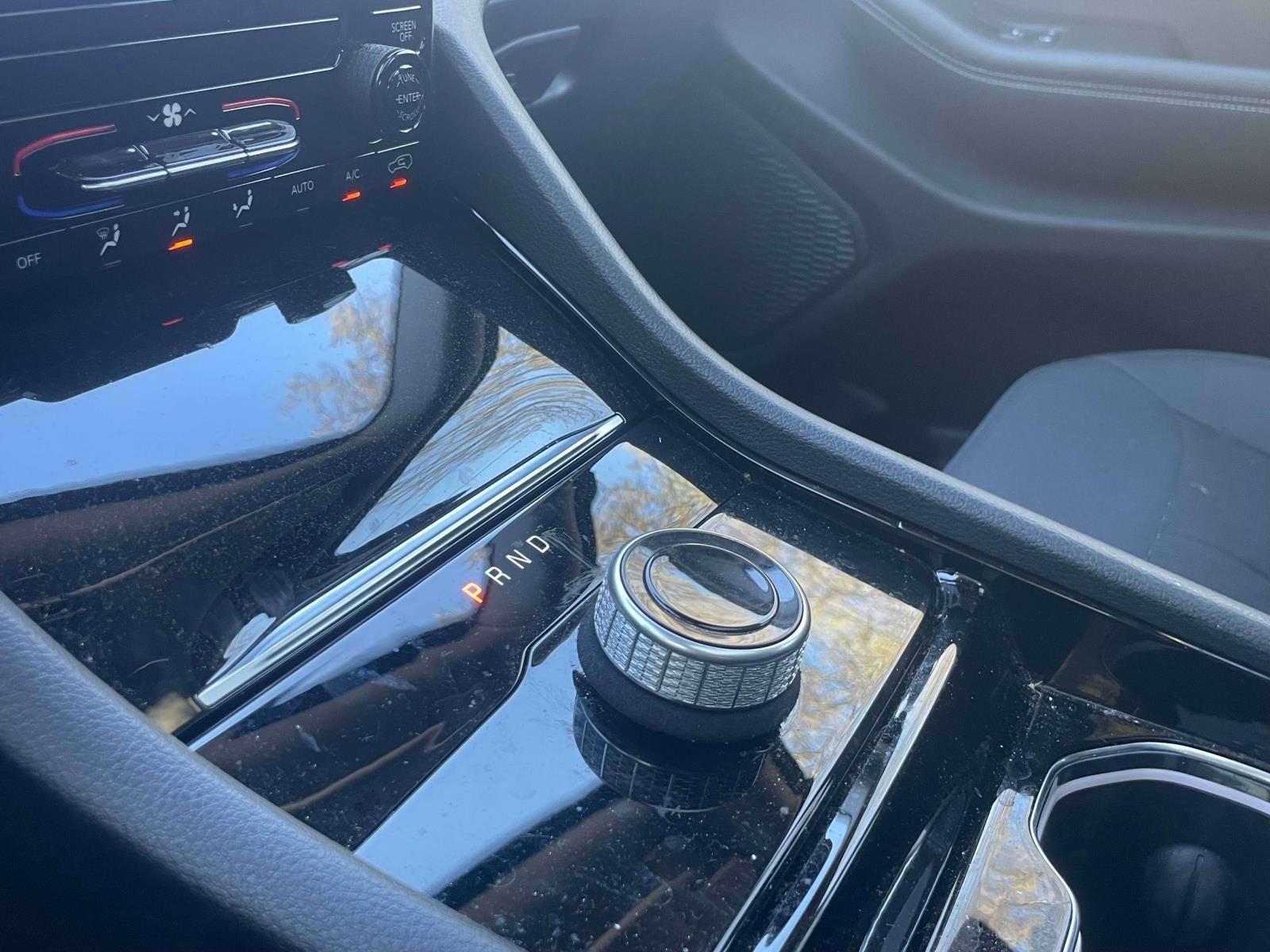 2023 Jeep Grand Cherokee Laredo 4x4