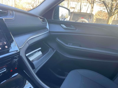 2023 Jeep Grand Cherokee Laredo 4x4