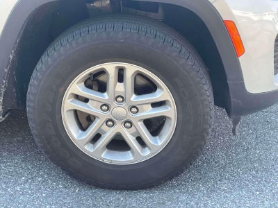 2023 Jeep Grand Cherokee Laredo 4x4