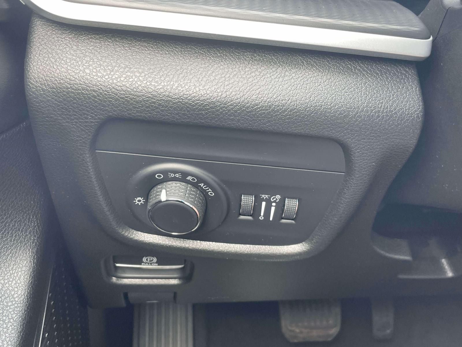 2023 Jeep Grand Cherokee Laredo 4x4