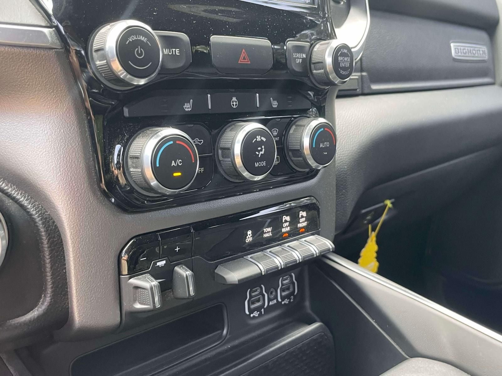 2020 RAM 1500 Big Horn Crew Cab 4x4 5'7' Box