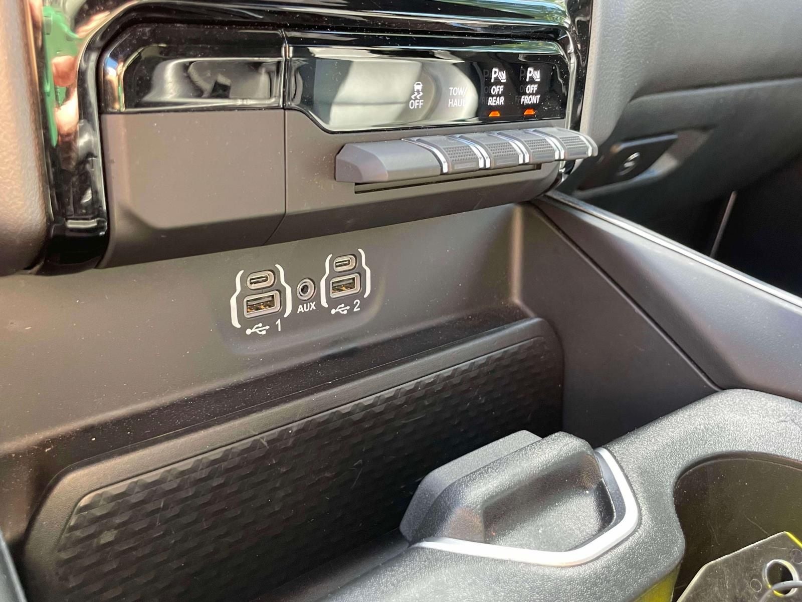 2023 RAM 1500 Laramie Crew Cab 4x4 5'7' Box