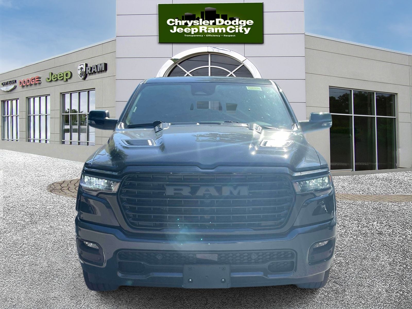 2026 RAM 1500 Laramie Crew Cab 4x4 5'7' Box