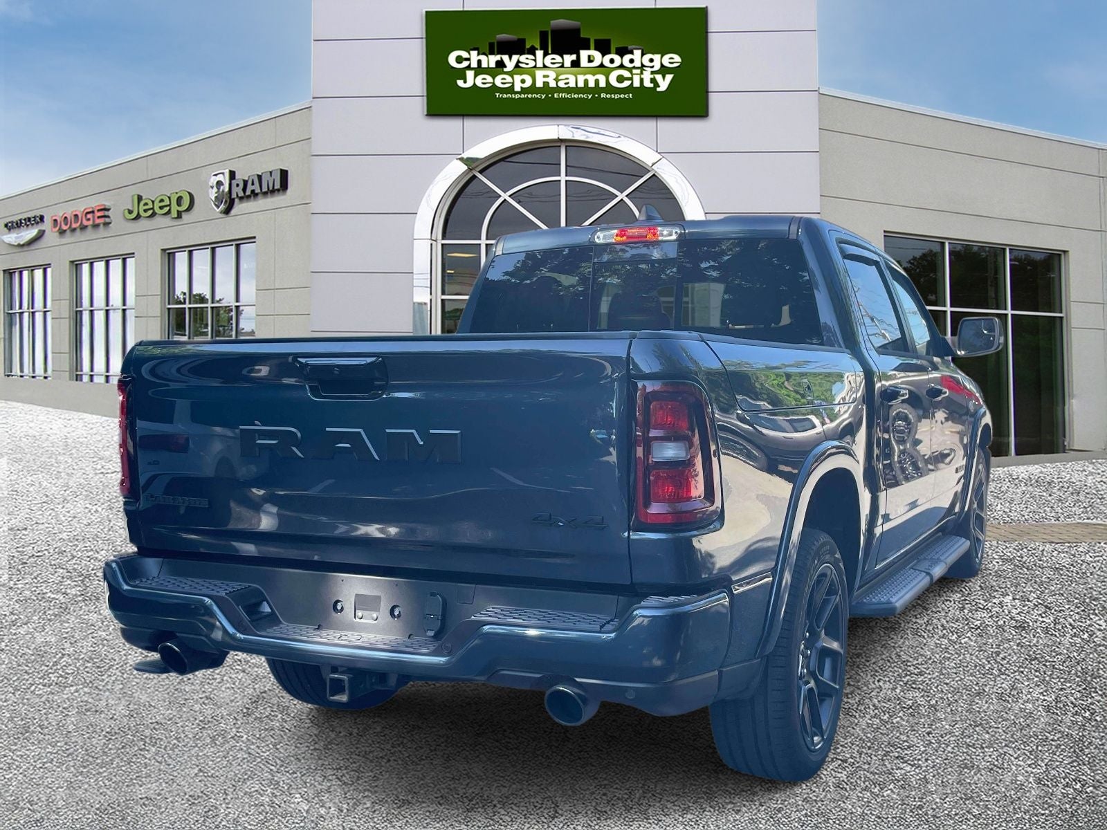 2026 RAM 1500 Laramie Crew Cab 4x4 5'7' Box