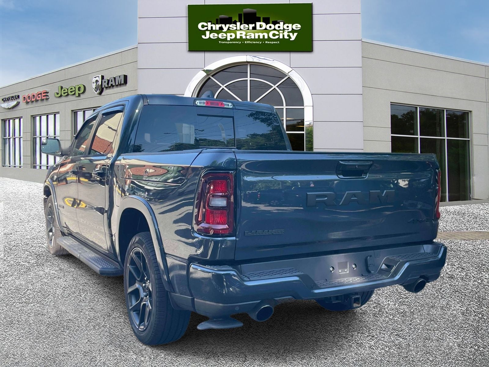 2026 RAM 1500 Laramie Crew Cab 4x4 5'7' Box