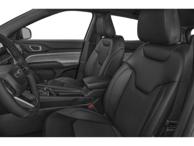 2023 Jeep Compass Latitude Lux FWD