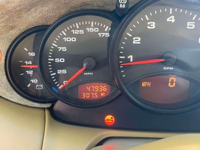 2000 Porsche 911 Carrera 4