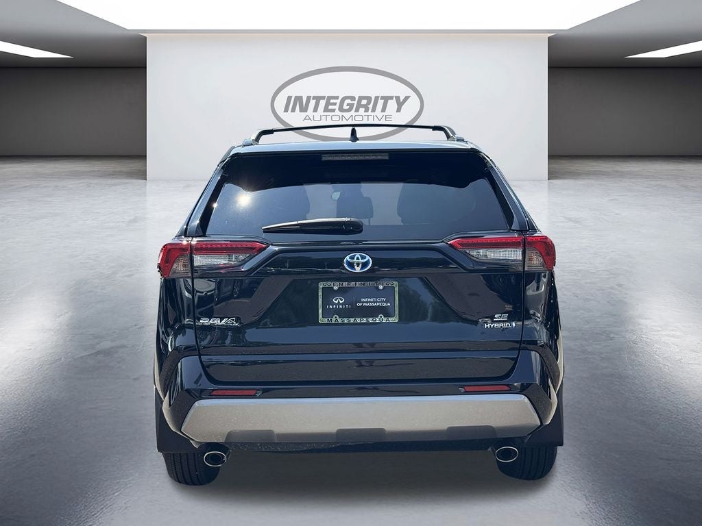 2022 Toyota RAV4 Hybrid SE