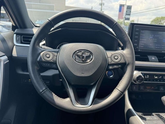 2022 Toyota RAV4 Hybrid SE
