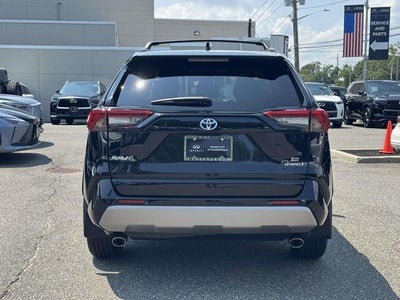2022 Toyota RAV4 Hybrid SE