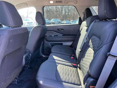 2025 Nissan Pathfinder S