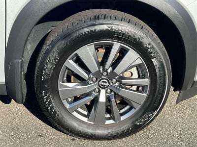 2025 Nissan Pathfinder S