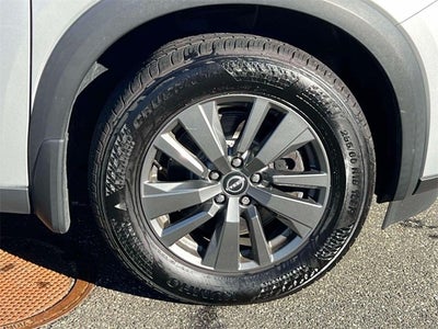 2023 Nissan Pathfinder SV