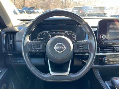 2023 Nissan Pathfinder SV