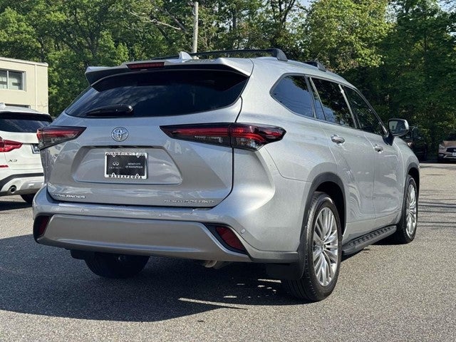 2025 Toyota Highlander Platinum
