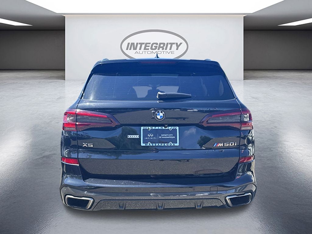 2022 BMW X5 M50i