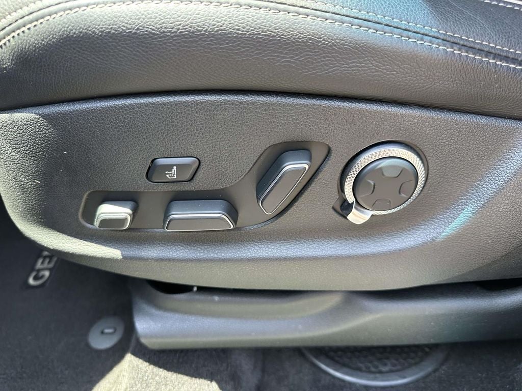 2023 Genesis GV70 2.5T