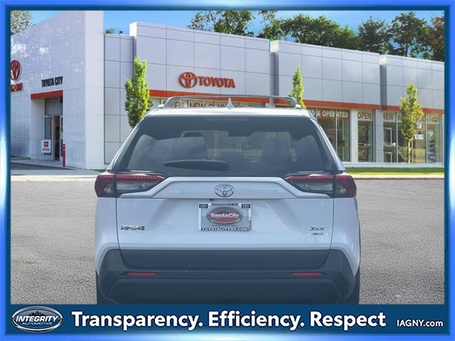 2025 Toyota RAV4 XLE