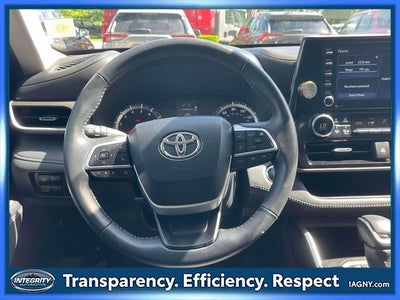 2022 Toyota Highlander LE