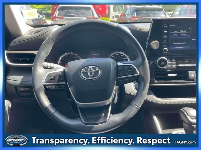 2022 Toyota Highlander LE
