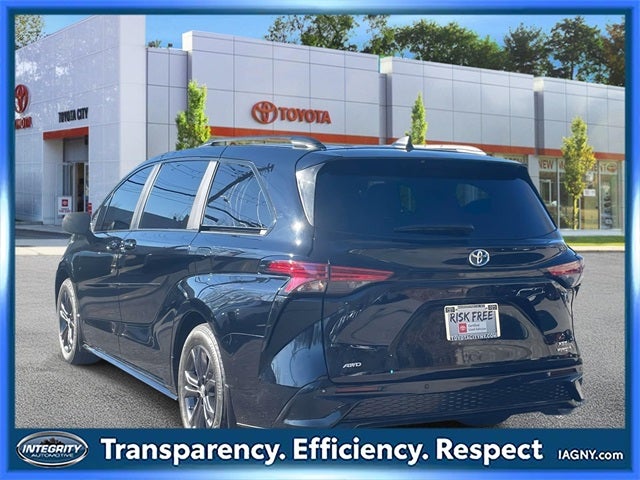 2024 Toyota Sienna XSE 7 Passenger