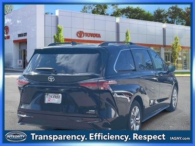 2023 Toyota Sienna XSE 7 Passenger