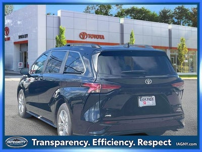 2023 Toyota Sienna XSE 7 Passenger