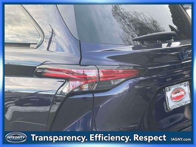 2025 Toyota Sienna XSE 7 Passenger