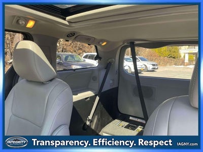 2017 Toyota Sienna Limited Premium 7 Passenger