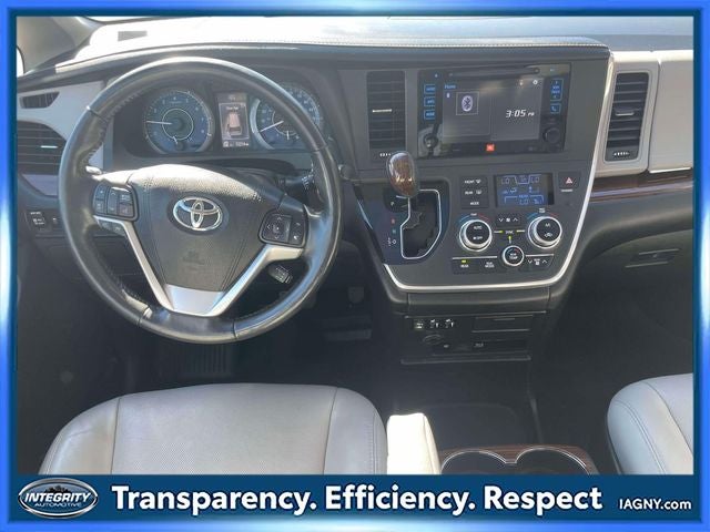 2017 Toyota Sienna Limited Premium 7 Passenger
