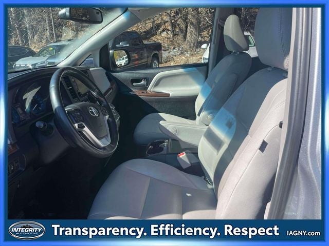 2017 Toyota Sienna Limited Premium 7 Passenger
