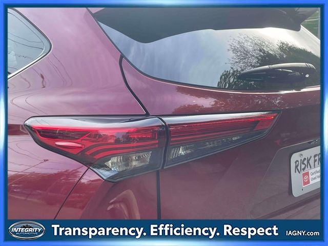 2021 Toyota Highlander Hybrid Platinum