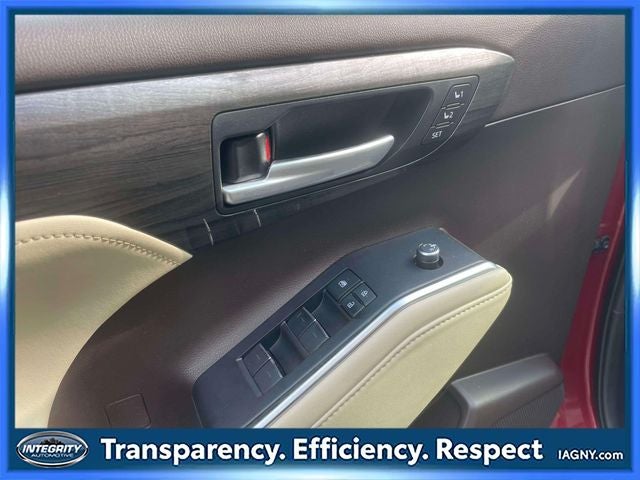 2021 Toyota Highlander Hybrid Platinum