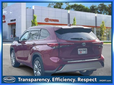 2021 Toyota Highlander Hybrid Platinum