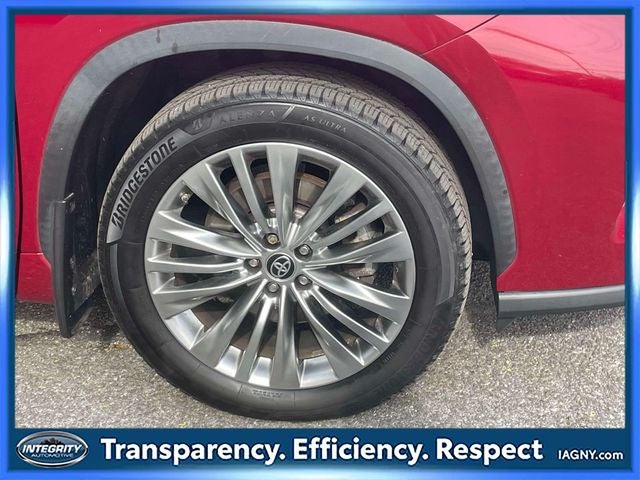 2021 Toyota Highlander Hybrid Platinum