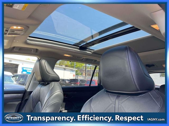 2024 Toyota Highlander Hybrid Platinum