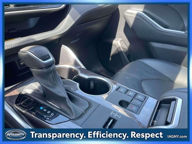 2024 Toyota Highlander Hybrid Platinum