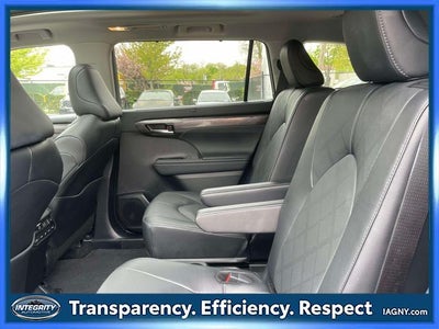 2024 Toyota Highlander Platinum